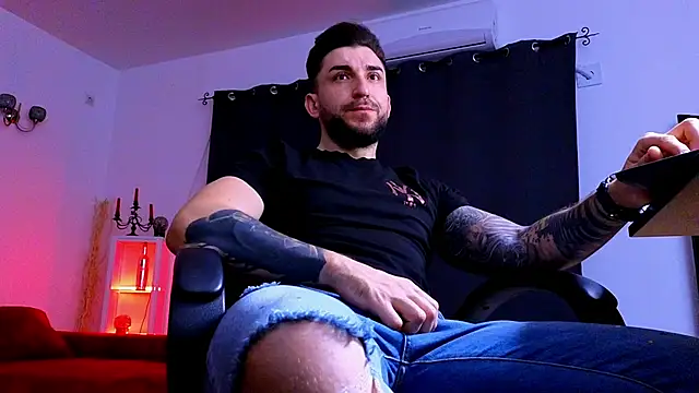 MightyAaron66 online show from February 1, 3:38 am