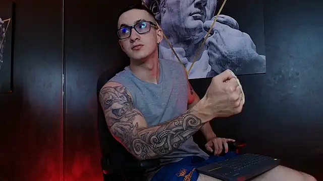 JacksonOlsenn online show from October 29, 9:18 pm