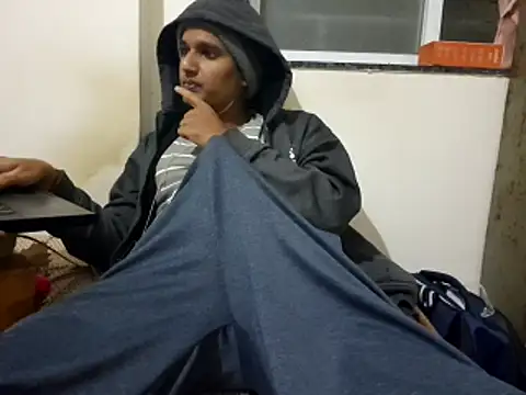 Jonrobinso online show from December 15, 4:04 pm