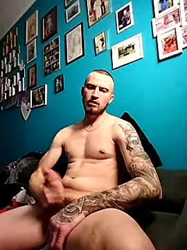 wariacik0024 online show from December 15, 9:53 pm