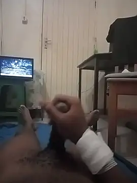 izinjamfee2 online show from February 22, 9:05 pm