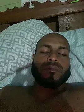 islandvybee55 online show from February 9, 3:55 am