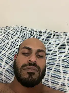 Snapshot of islandvybee55 chatting on December 31, 3:45 am islandvybee55 online show from December 31, 3:45 am