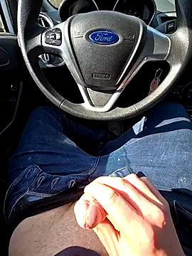 Snapshot of Titanhoott chatting on March 8, 10:39 am Titanhoott online show from March 8, 10:39 am