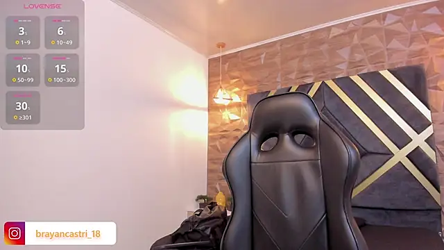 Ian Castillo  online show from January 11, 1:26 pm