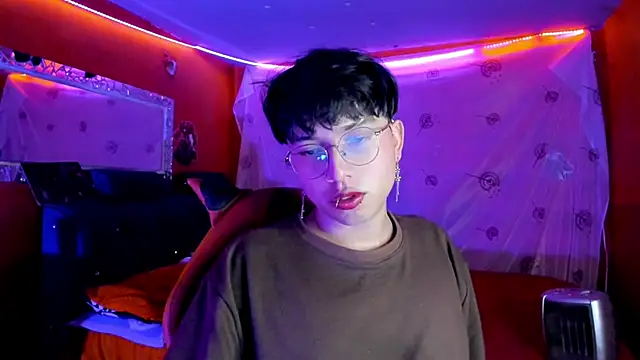 Snapshot of AnggelONfiree chatting on September 17, 5:30 am AnggelONfiree online show from September 17, 5:30 am