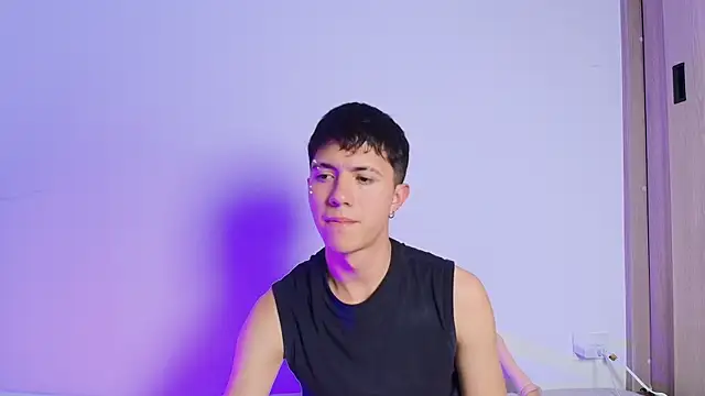 Justyn Ross online show from September 21, 12:00 am