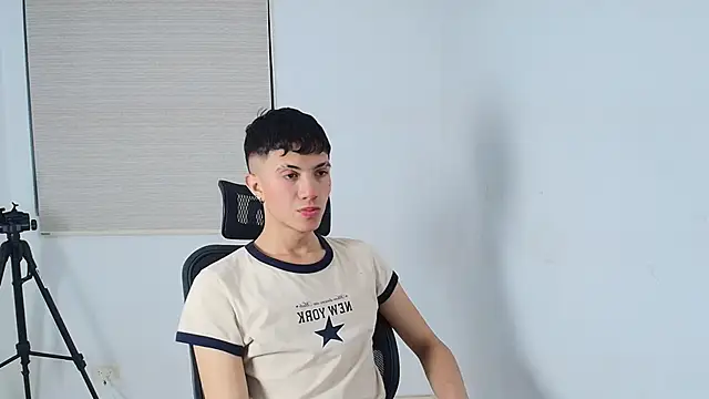 Justyn Ross online show from October 3, 6:40 am