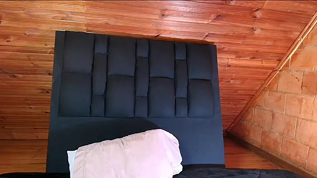 Justyn Ross online show from October 13, 4:24 pm