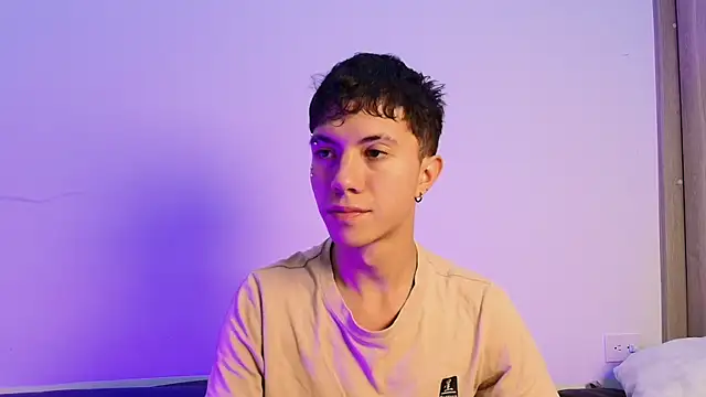 Justyn Ross online show from September 22, 1:16 am