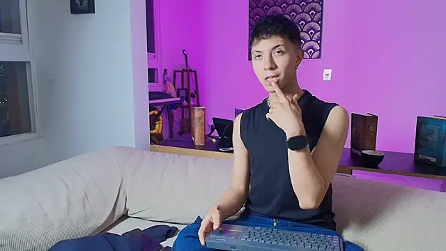 Justyn Ross online show from September 11, 12:42 am