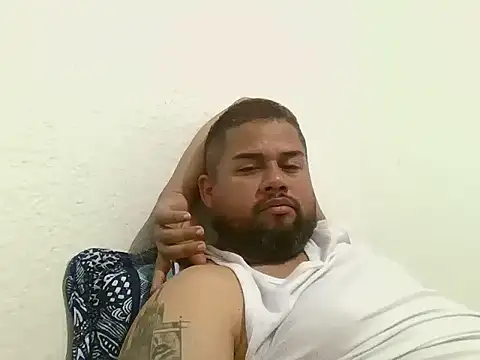 GABRIELGARCIA1313 online show from January 11, 11:52 pm