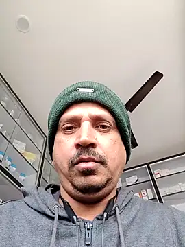 Raj1043 online show from December 23, 9:40 am