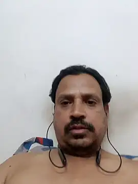 Snapshot of Raj1043 chatting on January 24, 10:32 am Raj1043 online show from January 24, 10:32 am