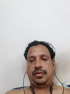 Snapshot of Raj1043 chatting on December 22, 10:49 am Raj1043 online show from December 22, 10:49 am