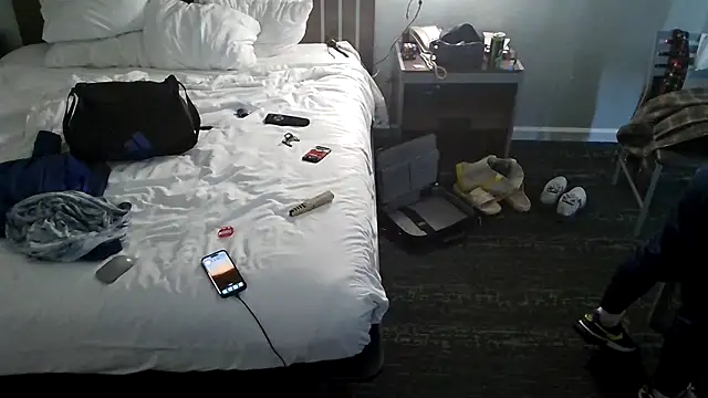 Snapshot of EatMyCake831 chatting on March 3, 9:34 pm EatMyCake831 online show from March 3, 9:34 pm