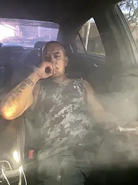 Snapshot of EatMyCake831 chatting on January 8, 10:27 pm EatMyCake831 online show from January 8, 10:27 pm