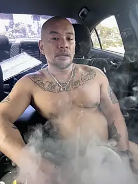 Snapshot of EatMyCake831 chatting on March 19, 8:00 pm EatMyCake831 online show from March 19, 8:00 pm