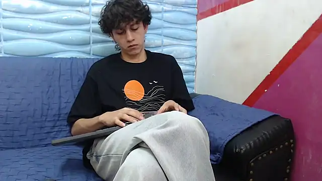 Snapshot of Felipe_Browns chatting on January 12, 1:37 pm Felipe Browns online show from January 12, 1:37 pm