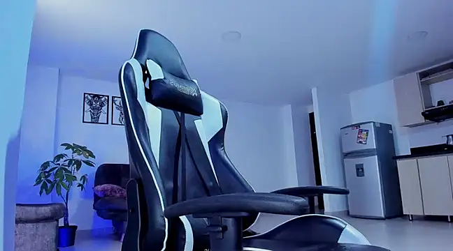 alexander collin02 online show from December 20, 2:16 pm