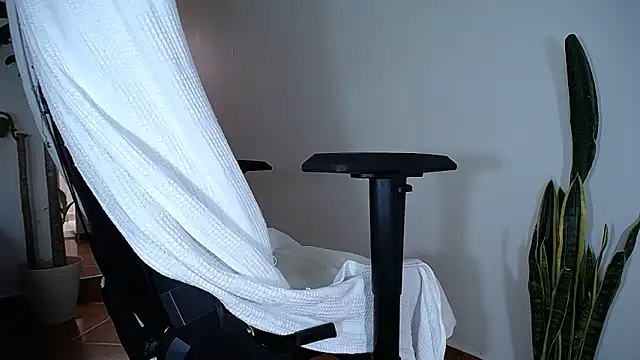 diamond black00 online show from March 8, 3:43 pm