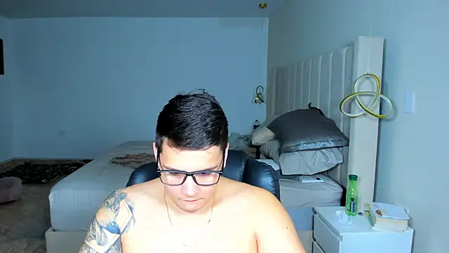 jhonstark09 online show from September 9, 9:13 pm