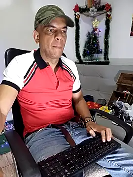 Snapshot of latinmartin73 chatting on December 24, 10:28 pm latinmartin73 online show from December 24, 10:28 pm