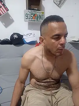 latinmartin73 online show from November 10, 12:48 am