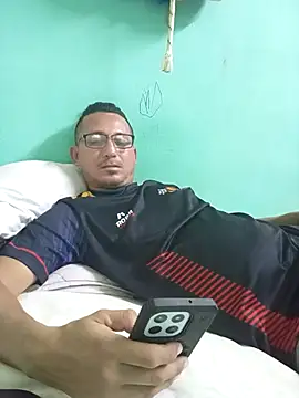 Andresguz35 online show from February 15, 10:51 pm