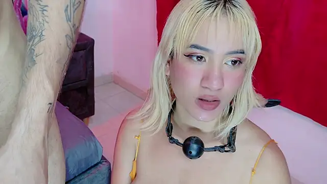 AliceandMax online show from December 9, 4:18 pm