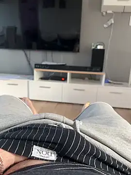 lescoquin2215 online show from March 12, 8:00 am