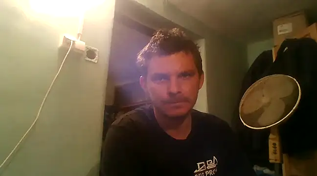 Snapshot of Richardxx29 chatting on March 17, 8:51 pm Richardxx29 online show from March 17, 8:51 pm