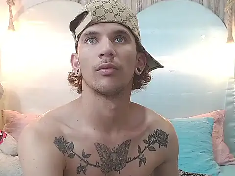 tylor boy online show from November 26, 7:50 pm