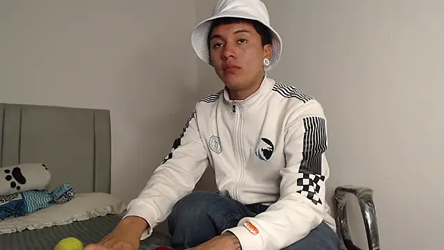 alex-lover online show from March 11, 4:19 am