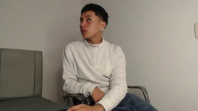 alex-lover online show from March 26, 3:10 am