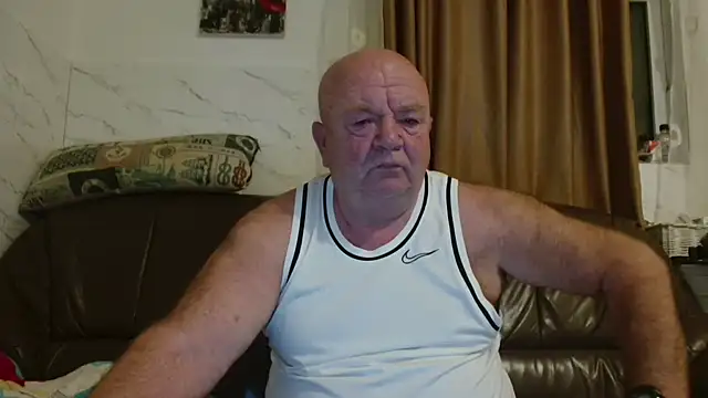 fullballs6 online show from December 16, 3:57 am