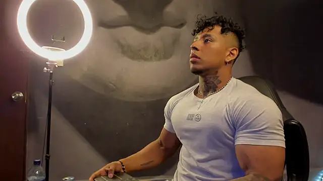 bradley smith online show from March 18, 2:51 am