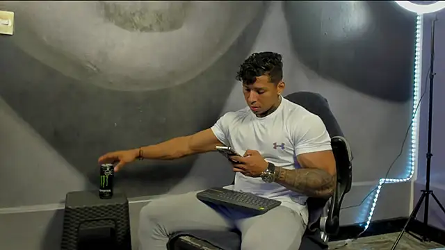 bradley smith online show from December 30, 6:31 am