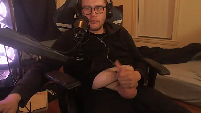 chicostick413 online show from September 21, 12:00 am