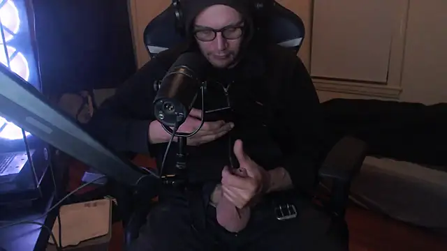 chicostick413 online show from September 23, 12:10 am