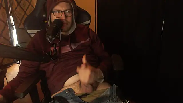 chicostick413 online show from March 31, 5:47 pm