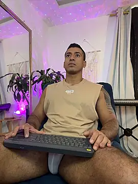 aaroncolombia online show from January 16, 11:57 am