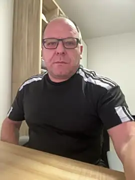 coupleLatinaLovers online show from February 16, 7:17 am