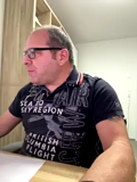 coupleLatinaLovers online show from November 27, 6:39 am