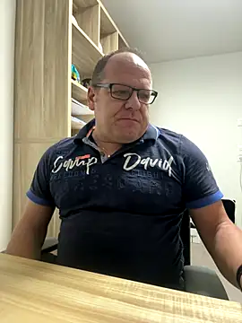 coupleLatinaLovers online show from December 22, 7:05 am