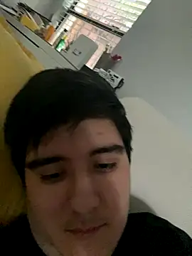 Snapshot of Yann_18 chatting on October 14, 11:34 pm Yann 18 online show from October 14, 11:34 pm