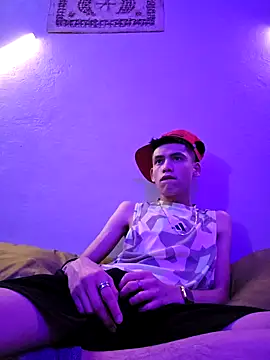 Giiotwink XL online show from March 4, 12:33 pm