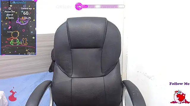 Snapshot of loistwink_ chatting on December 19, 3:18 am loistwink online show from December 19, 3:18 am