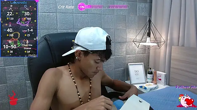 Snapshot of loistwink_ chatting on December 21, 4:19 am loistwink online show from December 21, 4:19 am