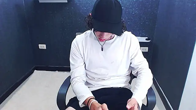 Kerverr  online show from January 10, 11:20 pm